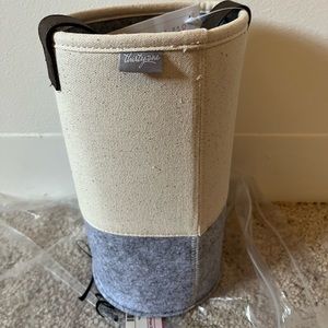 NWT. Thirty One - Felt Wine & Gift Bag.